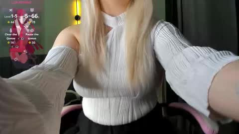 planes_girll online show from October 2025 01:11:02 PM