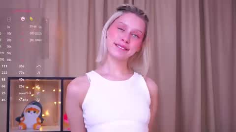 Snapshot of platinum_babe chatting on October 2025 12:06:02 PM Ennie online show from October 2025 12:06:02 PM