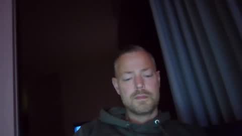 Snapshot of platugle chatting on November 2025 06:08:01 PM platugle online show from November 2025 06:08:01 PM