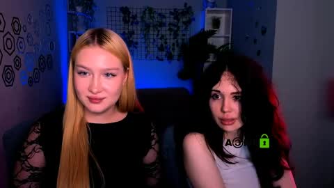 Snapshot of playful_sophie chatting on June 2026 01:28:02 AM Sophie online show from June 2026 01:28:02 AM