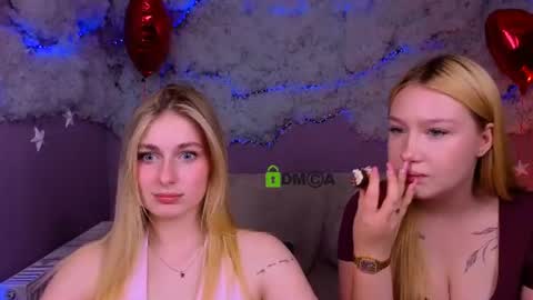 Snapshot of playful_sophie chatting on June 2026 07:02:01 PM Sophie online show from June 2026 07:02:01 PM