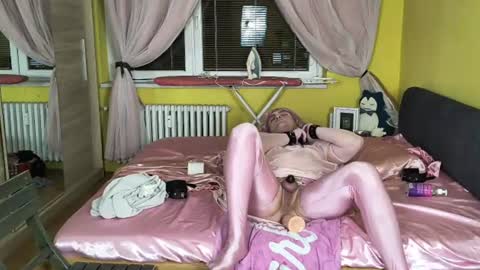 playfulmia95 online show from July 2026 11:40:01 PM