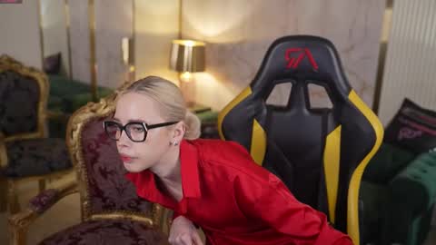 Snapshot of playhard054 chatting on December 2025 11:15:01 AM Lana online show from December 2025 11:15:01 AM