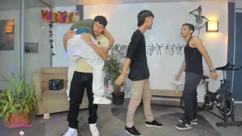   online show from October 2025 11:04:02 PM