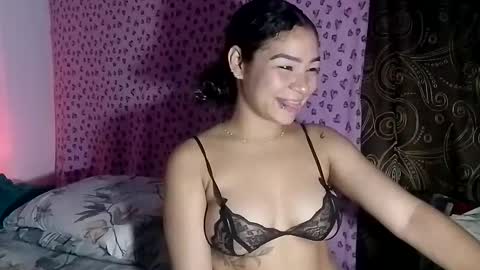 Snapshot of playhot88 chatting on May 2026 11:21:02 PM KATE Y PABLO online show from May 2026 11:21:02 PM