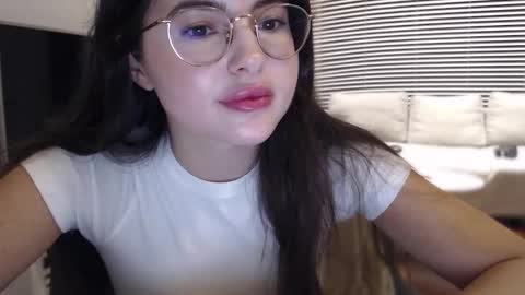 Mary online show from September 2025 09:15:01 PM