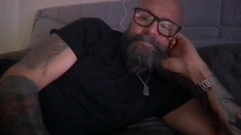 Snapshot of pleasesitonmycock chatting on December 2025 08:40:02 AM PleaseSitOnMyCock online show from December 2025 08:40:02 AM