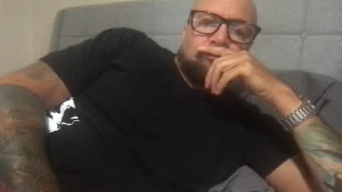 Snapshot of pleasesitonmycock chatting on July 2026 04:46:02 PM PleaseSitOnMyCock online show from July 2026 04:46:02 PM