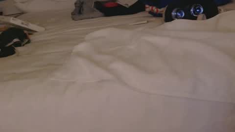 Snapshot of pleaseyou805 chatting on January 2026 08:52:01 AM Awesomefun online show from January 2026 08:52:01 AM