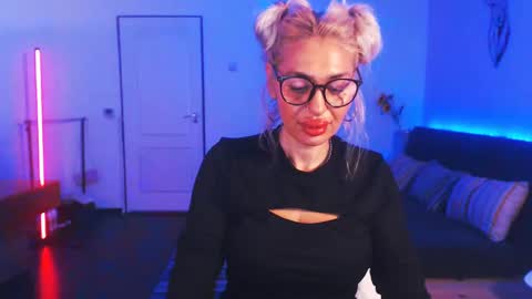 Victoria online show from December 2024 12:27:01 AM