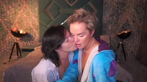 Ira brunette and Vika blonde online show from November 2025 06:56:02 PM