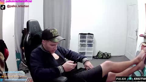 plkrisztian online show from December 2025 11:28:02 AM