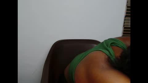 Snapshot of plumnjuicyx chatting on October 2025 03:29:02 AM plumnjuicyx online show from October 2025 03:29:02 AM