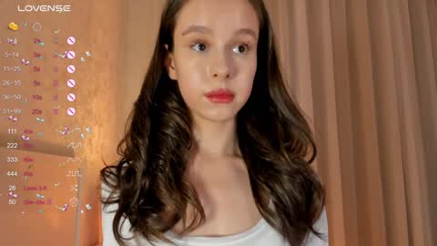 Sophie online show from December 2024 06:54:02 PM