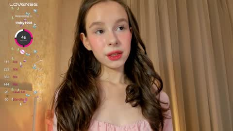 Sophie online show from December 2024 07:00:01 PM