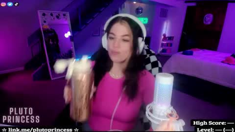 Snapshot of plutoprincess69 chatting on November 2025 06:12:02 AM Pluto Princess online show from November 2025 06:12:02 AM