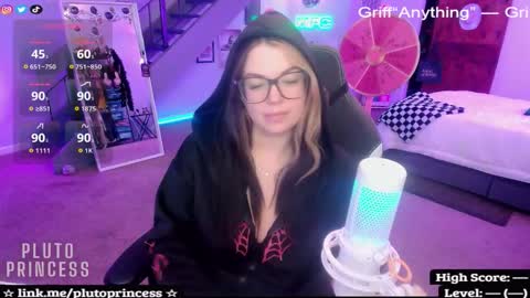 Snapshot of plutoprincess69 chatting on November 2025 03:39:01 AM Pluto Princess online show from November 2025 03:39:01 AM