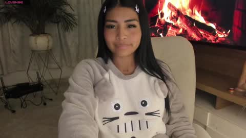 Snapshot of pocahontas_cute chatting on January 2025 09:26:01 AM Nicole online show from January 2025 09:26:01 AM