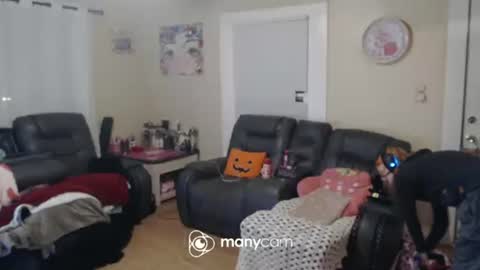 PocketPlywood online show from November 2025 12:35:02 AM