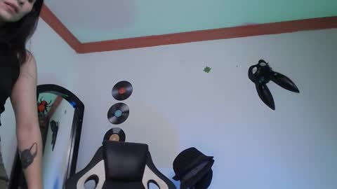 IG ipoetica  online show from February 2026 03:18:02 PM