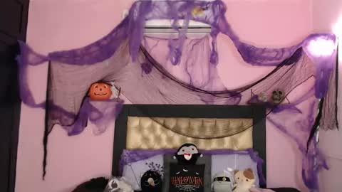 poison_pink online show from October 2025 02:18:02 PM