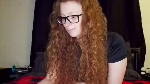 Snapshot of poisonivyy95 chatting on May 2026 01:13:01 AM poisonivyy95 online show from May 2026 01:13:01 AM