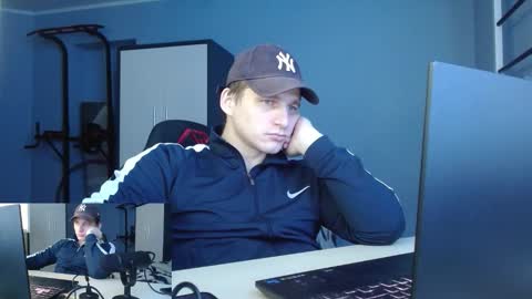 Poliglotjoe2 online show from February 2026 10:31:02 AM