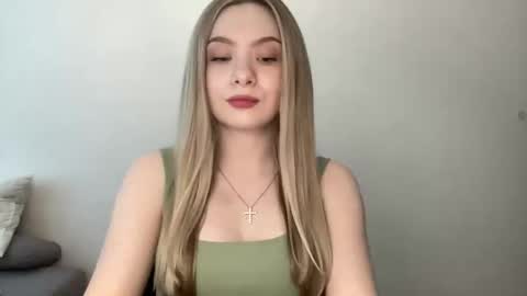 polishangel222 online show from May 2026 02:14:02 PM