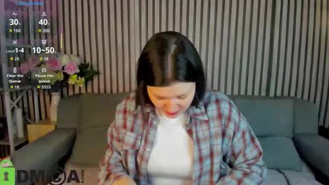 Polly online show from October 2025 01:17:02 AM