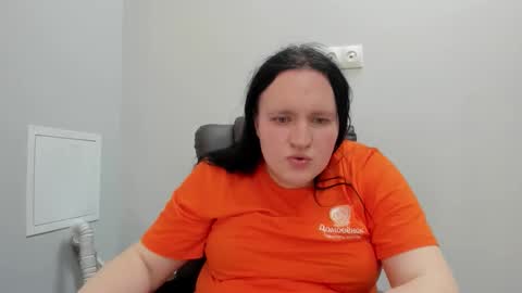 polly hollyx online show from May 2026 02:56:02 PM