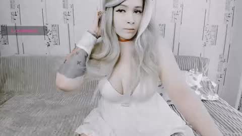 Snapshot of polly_wow chatting on June 2026 08:01:02 AM Polly online show from June 2026 08:01:02 AM