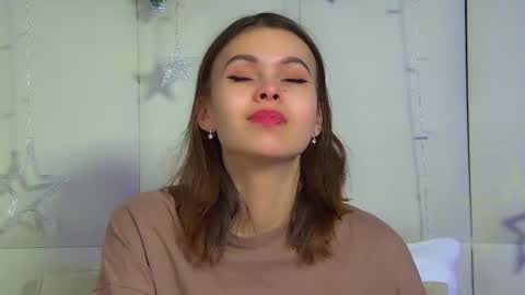 Polly online show from December 2025 06:23:01 PM