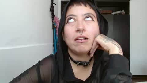 Snapshot of poly_mer chatting on January 2025 06:10:01 PM Poly online show from January 2025 06:10:01 PM