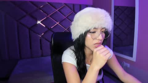 Snapshot of poly_sasha_ chatting on April 2026 02:45:01 AM poly sasha online show from April 2026 02:45:01 AM