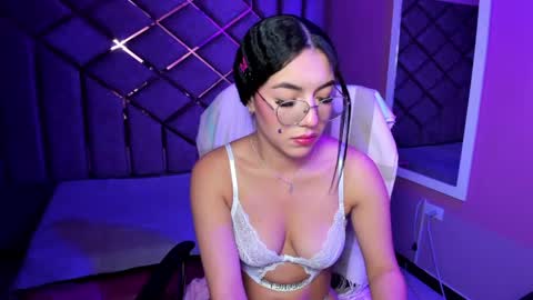 Snapshot of poly_sasha_ chatting on April 2026 05:10:02 AM poly sasha online show from April 2026 05:10:02 AM