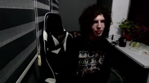 Snapshot of pomo_07 chatting on November 2025 12:27:01 PM aleks ness online show from November 2025 12:27:01 PM