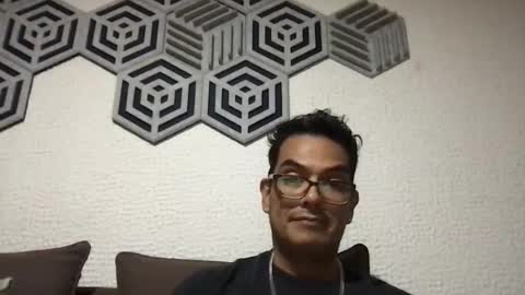 Snapshot of ponch974278 chatting on May 2026 05:24:01 AM ponch974278 online show from May 2026 05:24:01 AM