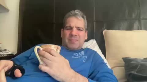 Snapshot of ponchynyc chatting on October 2025 06:08:01 PM PONCH online show from October 2025 06:08:01 PM