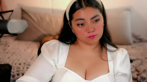 Snapshot of poppykens chatting on May 2026 05:32:01 PM Poppy Kensington online show from May 2026 05:32:01 PM