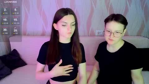 Snapshot of pornostendup chatting on October 2025 08:09:01 PM Ana and Tati online show from October 2025 08:09:01 PM