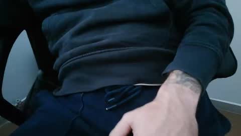 Snapshot of porw23 chatting on October 2025 07:33:01 AM porw23 online show from October 2025 07:33:01 AM