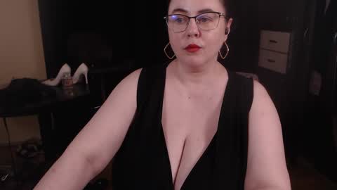 Snapshot of posh_mistress chatting on March 2025 06:28:02 AM PoshMistres    online show from March 2025 06:28:02 AM