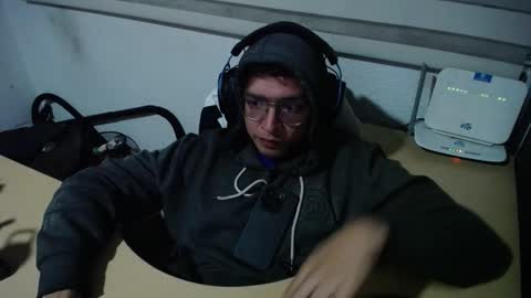 Snapshot of powerfulzeus2 chatting on November 2025 03:04:01 AM powerfulzeus2 online show from November 2025 03:04:01 AM