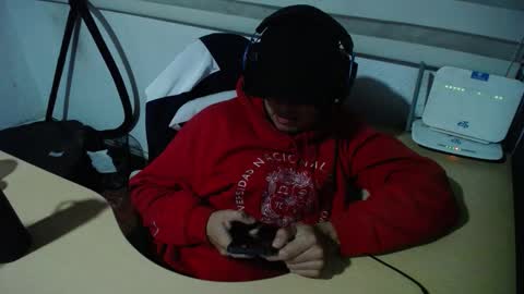 Snapshot of powerfulzeus2 chatting on November 2025 02:34:02 AM powerfulzeus2 online show from November 2025 02:34:02 AM