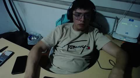 Snapshot of powerfulzeus2 chatting on November 2025 02:03:01 AM powerfulzeus2 online show from November 2025 02:03:01 AM