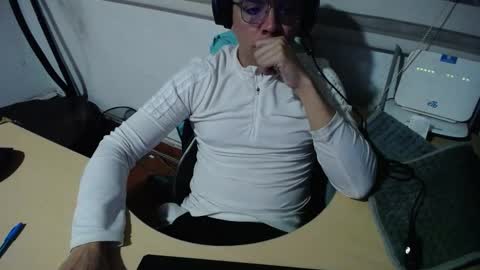 Snapshot of powerfulzeus2 chatting on November 2025 02:48:02 AM powerfulzeus2 online show from November 2025 02:48:02 AM