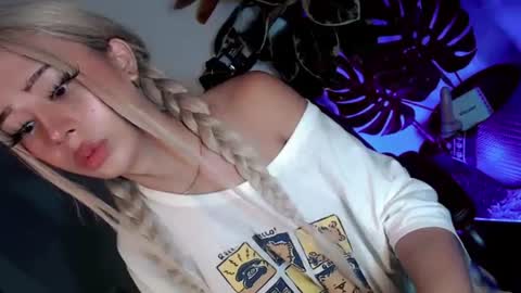 Snapshot of precious_gem1 chatting on June 2026 07:16:02 AM GODDESS PRECIOUS online show from June 2026 07:16:02 AM