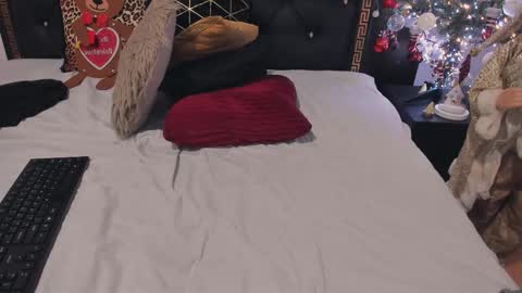 Ailyn online show from December 2025 05:58:01 AM