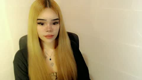 Snapshot of preciousangel69xxx chatting on June 2026 03:31:02 AM MAXXINE online show from June 2026 03:31:02 AM