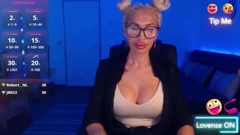 Snapshot of preggyhotmommy chatting on September 2025 08:42:02 PM Victoria online show from September 2025 08:42:02 PM